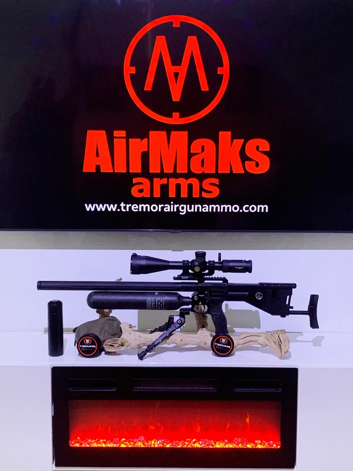 AIRMAKS KRAIT X HP 6.35  {.25} 700mm barrel with 700cc Carbon Fiber Bottle Black Tactical.