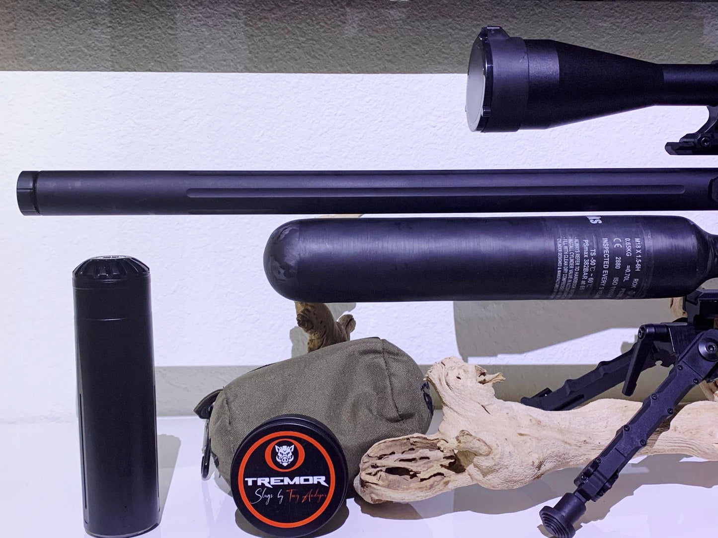 AIRMAKS KRAIT X HP 6.35  {.25} 700mm barrel with 700cc Carbon Fiber Bottle Black Tactical.